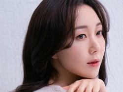 Aktris Lee Yoo Young Umumkan Pernikahan Sekaligus Kehamilan