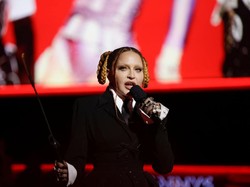 Madonna Buka-bukaan soal Kondisinya usai Dilarikan ke ICU Akibat Infeksi Bakteri