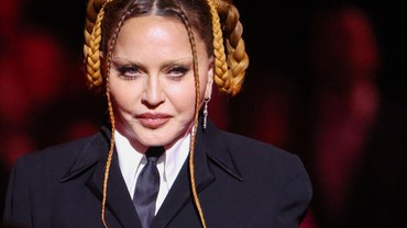 img-title 7 Potret Wajah Menyeramkan Madonna di Grammy Awards 2023