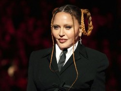Buku Seks Berisi Foto Madonna Tanpa Busana Akan Dilelang, Jadi Kontroversi