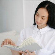 5 Fakta Mengapa Membaca Bisa Bikin Otak Jadi Lebih Cerdas