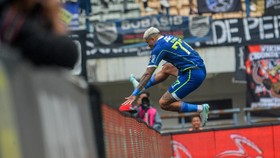 Babak Pertama: Ciro Alves Cetak Gol, Persib Unggul 2-0 Atas PSM
