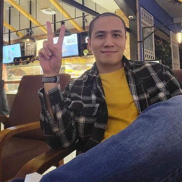 2 Artis Penyelamat Ressa Herlambang Saat Bangkrut Dalam Semalam