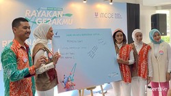 img-title Solusi Masalah Keringat Berlebih agar Wanita Muslim Tampil Makin Cantik