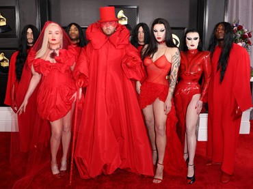 img-title Penampilan Maksimal Artis di Grammy Awards 2023, Sam Smith Merah Menyala