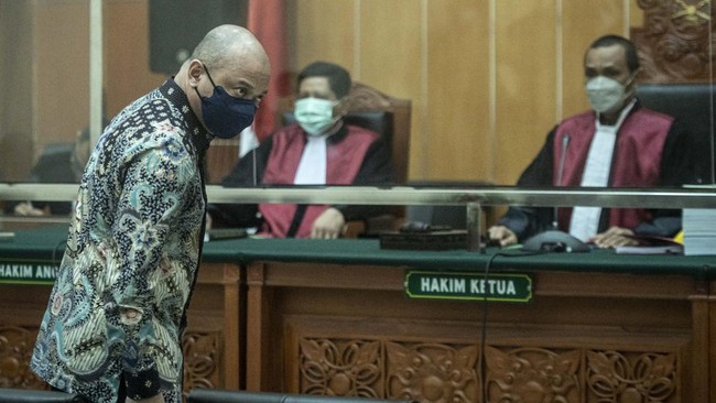 Jaksa keberatan dengan permohonan pihak Teddy Minahasa, dan menyatakan tidak ada duplik dalam ketentuan di KUHAP.
