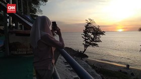 VIDEO: Menikmati Jagung Bakar Sambil Melihat Sunset di Lombok