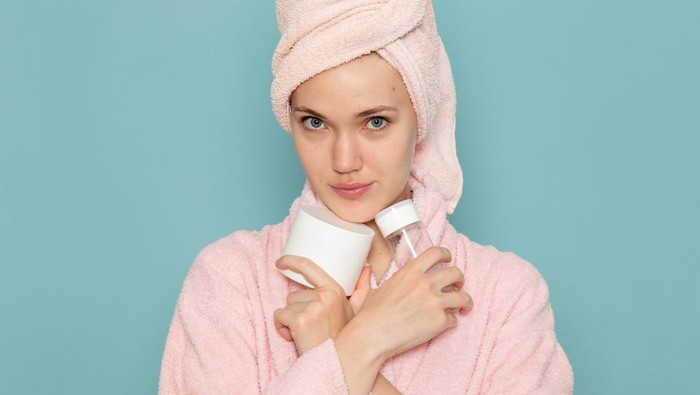 Sempat Viral di TikTok Tren Skincare Skin Flooding yang Cocok Buat Kulit Kering, Ini Tahapan Melakukannya