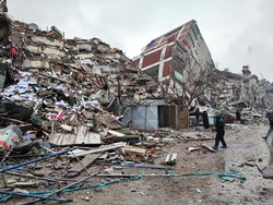 Update: Lebih Dari 1.700 Orang Tewas Gempa Turki-Suriah