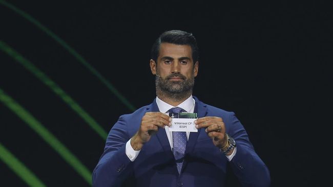 Mantan kiper timnas Turki Volkan Demirel menangis saat meminta pertolongan setelah tanah kelahirannya dan Suriah diguncang gempa magnitudo 7,7