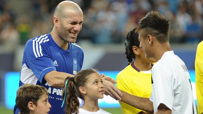 Zinedine Zidane dikabarkan akan membuang Neymar jika resmi menjadi pelatih Paris Saint-Germain (PSG) musim depan.