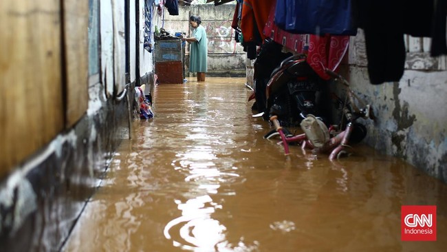 BPBD DKI mencatat titik banjir di Jakarta telah berkurang menjadi 33 RT dan satu ruas jalan pada Selasa (28/2) pagi yakni di Jakbar dan Jaktim.