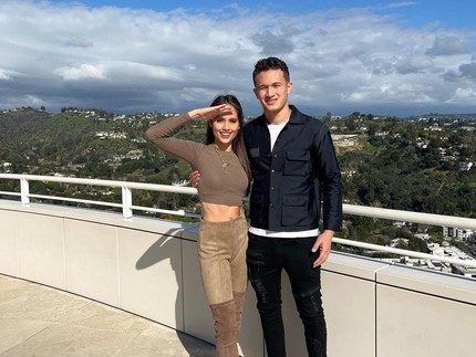 7 Potret Cinta Laura Jalan-jalan di Los Angeles, Pamer Pacar Nih Bun