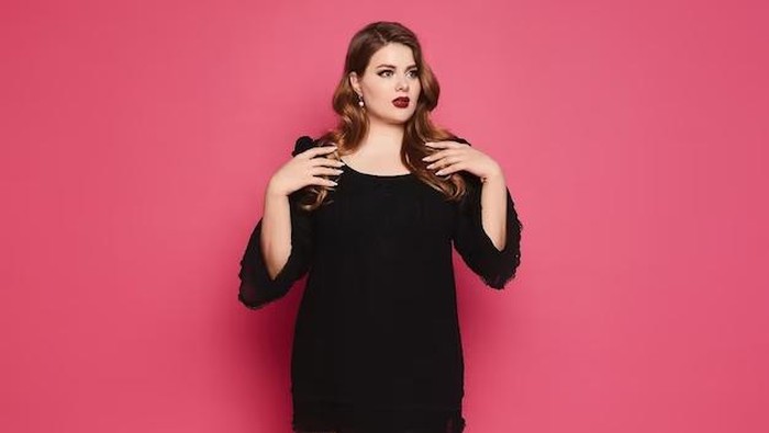 4 Kiat Memilih Model Dress di Hari Valentine untuk Pemilik Tubuh Plus Size!