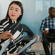 Kekerasan vs Konflik di Kantor, Bedakan agar Bisa Mengatasinya dengan Bijak