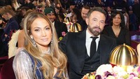 Ada Apa dengan Ben Affleck-JLo, Belum Setahun Nikah Kok Ribut & Banting Pintu Mobil