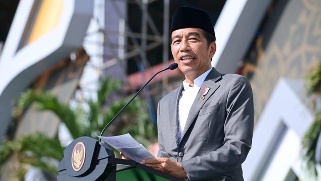 Presiden Jokowi memerintahkan jajarannya melengkapi semua pusat layanan masyarakat (puskesmas) dengan alat ultrasonografi (USG) dan perlengkapan antropometri