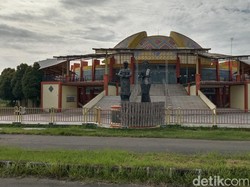Sunyi Sepi Komplek WIsata Bojongsari yang Kini Mati Suri