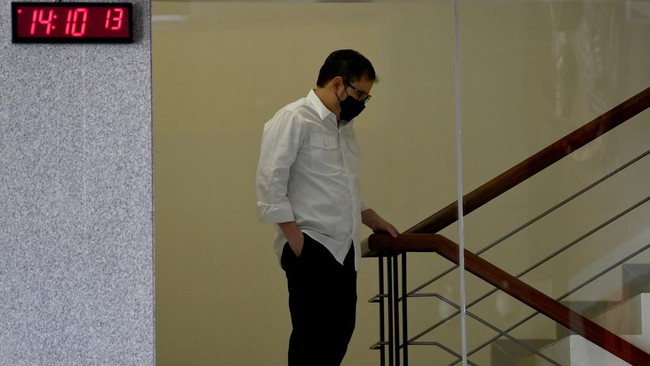 Kelima ART Dito sempat diamankan saat pihak kepolisian menggeledah rumah milik Dito. Kelimanya dipulangkan usai diperiksa.