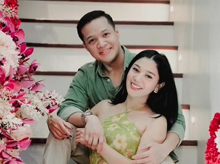 7 Potret Naysila Mirdad dan Kekasih, Kini Seagama & Diperlakukan Bak Putri