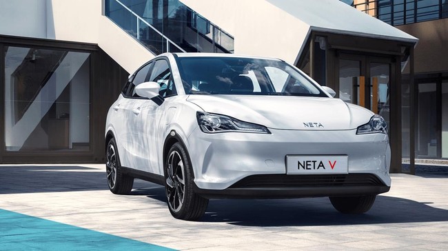 Ada spekulasi yang menjelaskan mobil listrik Esemka diduga Neta V bakal diimpor dari Thailand yang dijadikan basis produksi Hozon Auto untuk ASEAN.