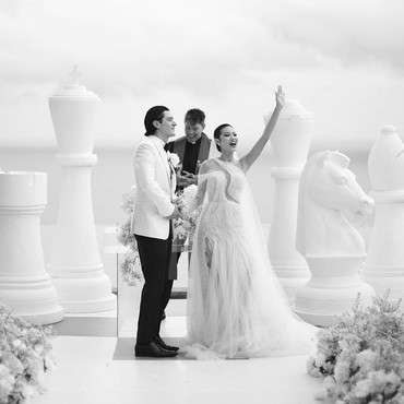 7 Potret Bahagia Pernikahan Patricia Gouw dan Suami Bule