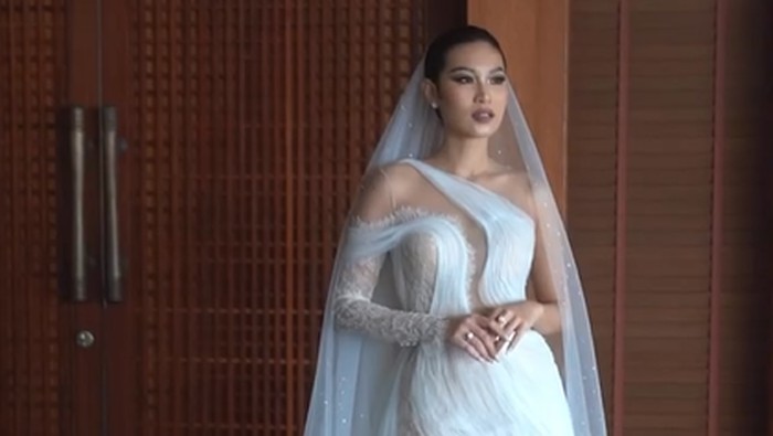 img-title Detail Gaun Pengantin Patricia Gouw yang Bergaya Elegan dan Fierce!