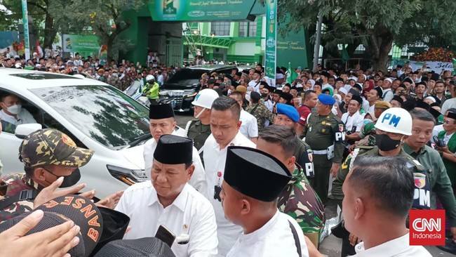 Hasil survei LSI Denny JA mengungkap Prabowo Subianto menjadi calon presiden 2024 paling populer di kalangan organisasi masyarakat (Ormas) Islam.