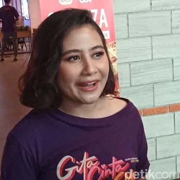 Terciduk Pelukan Sama Cowok, Prilly Latuconsina Diinterogasi Sang Ayah