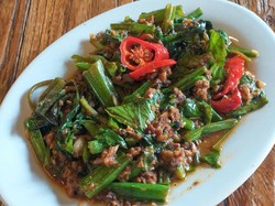 Resep Oseng Genjer Oncom Merah yang Sedap Sederhana