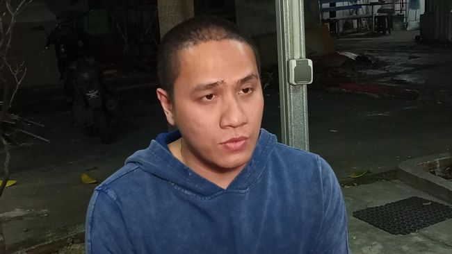 Ressa Herlambang dituduh menipu orang lain dengan 'menjual' kondisi ibu setelah keluarganya bangkrut. Ressa kini tanggapi tuduhan itu.