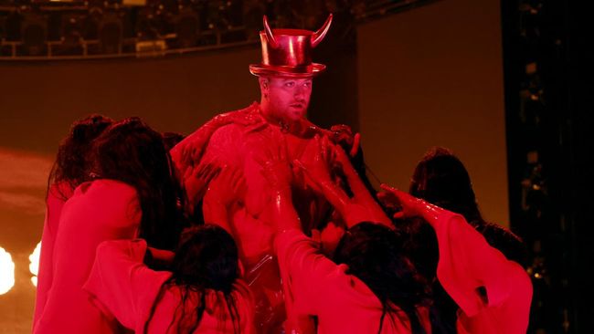 Aksi Sam Smith di Grammy Awards 2023 lalu masih membuat sejumlah orang kesal.