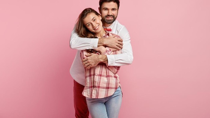 Hari Valentine Identik dengan Warna Pink? Ternyata Begini Sejarah dan Faktanya!