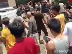 Dituding Culik Anak, 5 Pria asal Jabar Dihajar-Mobil Dirusak Warga di Sumsel