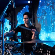 Dijuluki Vampir, Berikut 7 Potret Tampan Tyo Nugros yang Tetap Bugar dan Menawan di Usia 52 Tahun