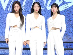 Lirik Lagu Maniac - VIVIZ