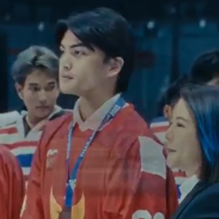 <p>Keren ya, Bunda. Kita doakan semoga karier Arka sebagai atlet ice hockey selalu lancar dan terus membawa prestasi, ya. (Foto: Instagram @anjasmara)</p>