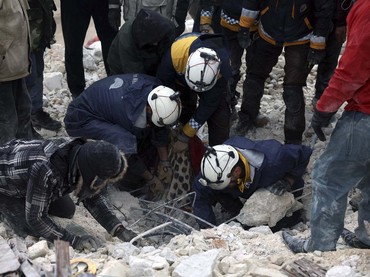 Viral Bocah 7 Tahun Lindungi Adik dari Reruntuhan Gempa Turki-Suriah