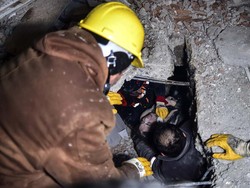 Korban Meninggal Gempa M 7,8 Turki dan Suriah Bertambah Jadi 12.049