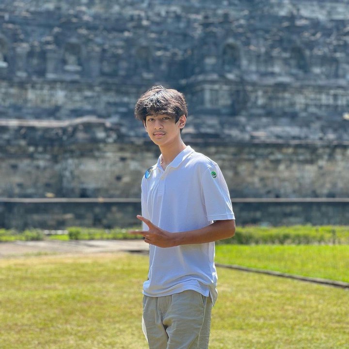 <p>Kenzie kerap membagikan aktivitasnya di media sosial. Saat ini, followers Kenzie di Instagram sudah mencapai 200 ribu, Bunda. Tampaknya, Kenzie serius nih menjadi figur publik mengikuti jejak ayahnya, Andre Taulany. (Foto: Instagram @kenzy_taulany_)</p>