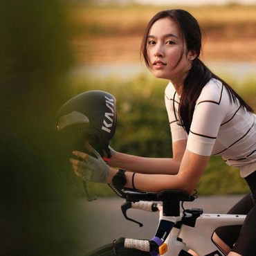 Begini Masa Kecil Nong Poy Transgender Tercantik yang Dilamar Crazy Rich