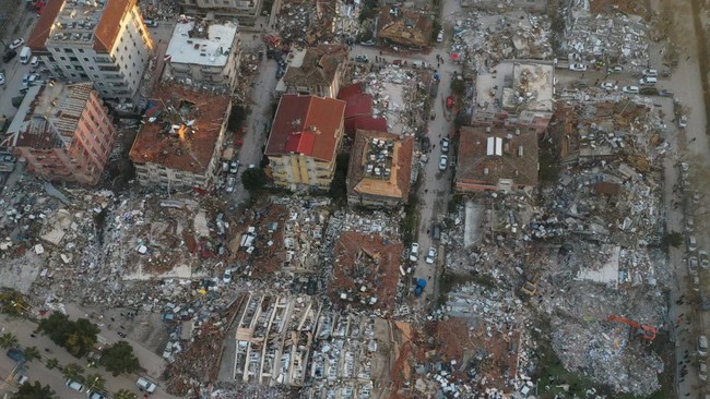 Gempa di Turki disebut bisa memicu gempa dahsyat di belahan dunia yang lain. Benarkah demikian?