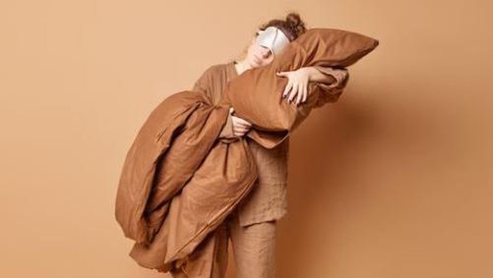 Rutinitas malam untuk paha dan lengan kecil/ foto: Freepik/ wayhomestudio