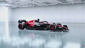 VIDEO: Alfa Romeo Pamer Mobil Baru Musim Balap 2023
