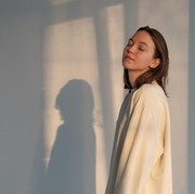 10 Rutinitas Kecantikan Malam untuk Bikin Kulit Kenyal Hingga Glowing, Mudah Diterapkan!