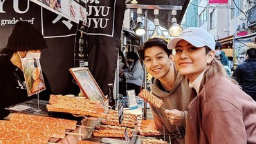 img-title Serius Jalani Hubungan, Jonathan Alden Bakal Ajak Awkarin Temui Orang Tua