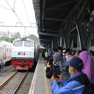 Wajib Tahu dan Catat! PeduliLindungi 'Lenyap', Naik Kereta Harus Bawa Ini!