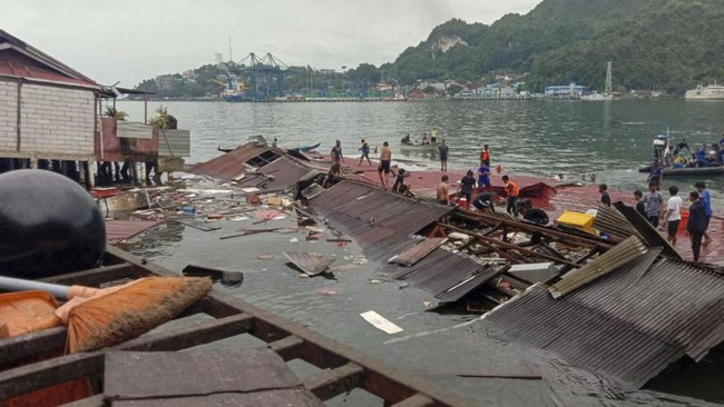 Plt Kapusdatin dan Komunikasi Kebencanaan BNPB mengatakan lokasi pengungsian gempa Jayapura tersebar di 15 titik.