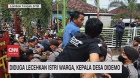 img-title VIDEO: Diduga Lecehkan Istri Warga, Kepala Desa Didemo