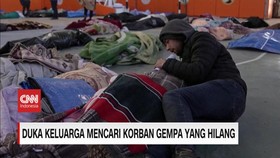 VIDEO: Duka Keluarga Mencari Korban Gempa yang Hilang